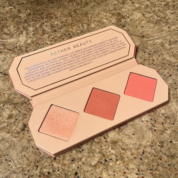 Aether Beauty Crystal Charged Cheek Palette- Rose Quartz - Picture 1 of 4